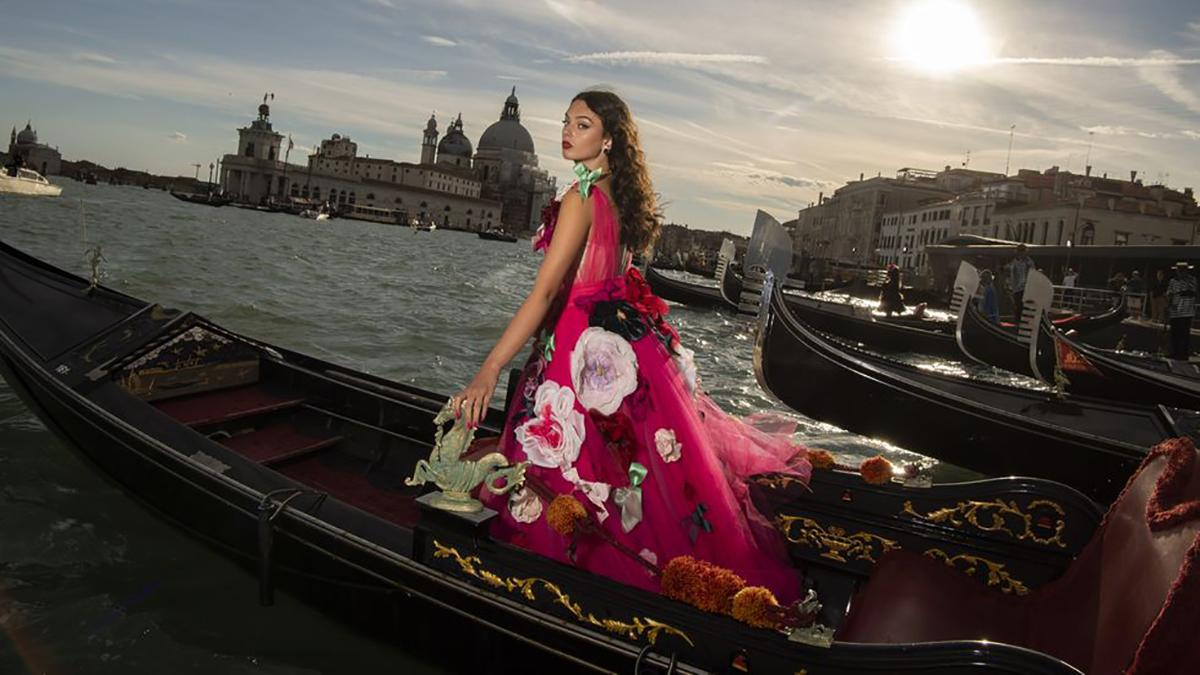 Dolce & Gabbana Alta Moda: найкрасивіші образи з показу у Венеції, які варті вашої уваги - Fashion