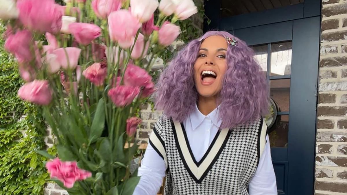 Настя Каменських вразила фанатів образом учениці з фіолетовим волоссям: яскраві фото - Fashion