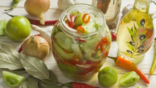 Домашні заготовки: салат із зелених помідорів на зиму