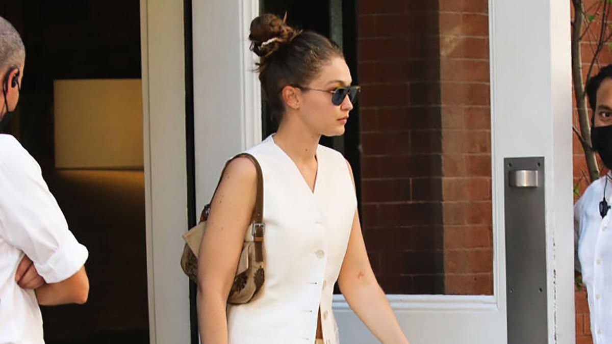 Джиджи Хадид прогулялась по Нью-Йорку во взрывном образе: стильные фото Джиджи Хадид прогулялась по Нью-Йорку во взрывном образе: стильные фото