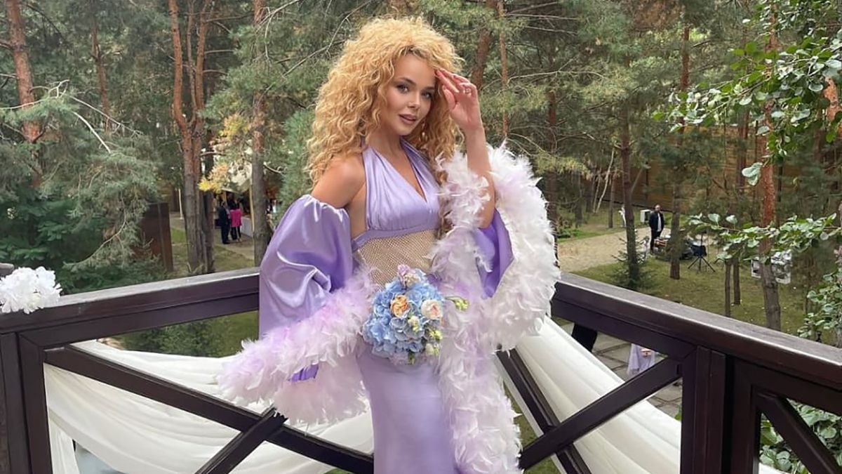 Похожа на Аллу Пугачеву: певицу Алину Гросу высмеяли в сети за неудачный образ – фото Похожа на Аллу Пугачеву: певицу Алину Гросу высмеяли в сети за неудачный образ – фото