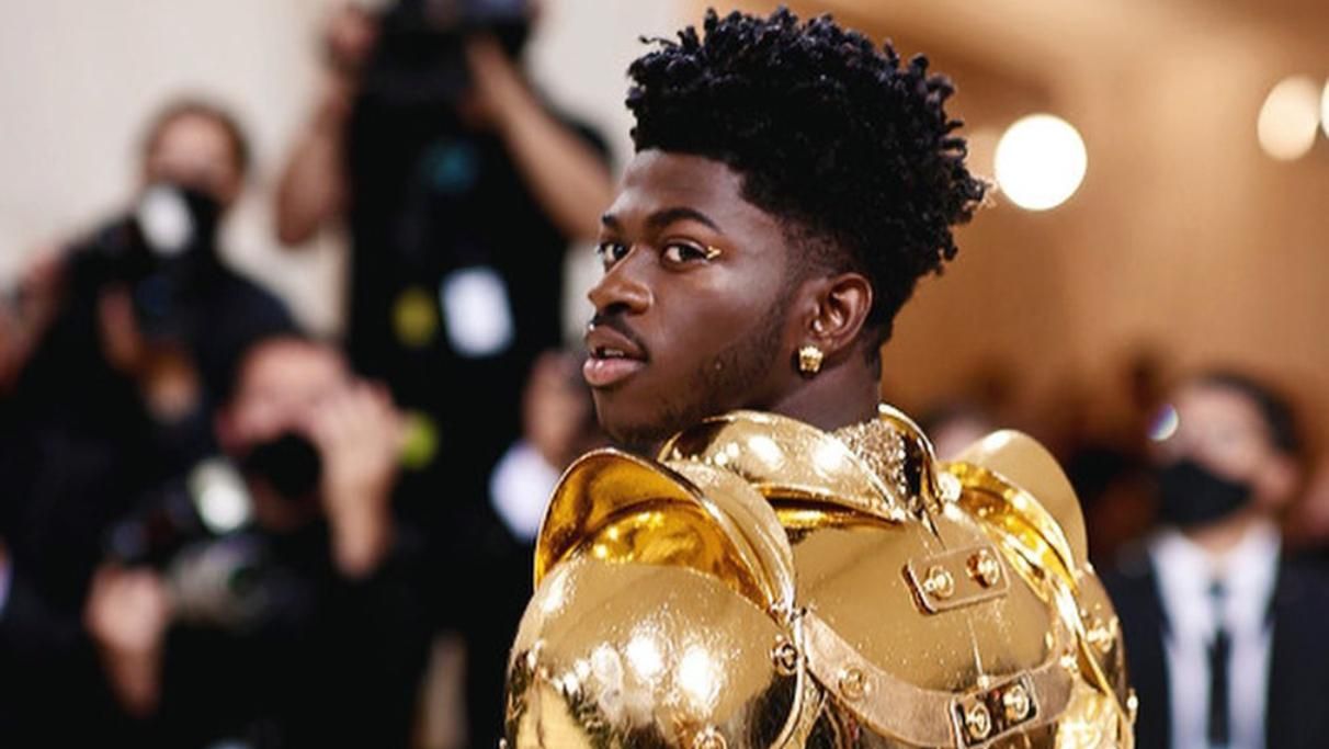 Эпатажный Lil Nas X анонсировал коллаборацию с Jean Paul Gautier Эпатажный Lil Nas X анонсировал коллаборацию с Jean Paul Gautier