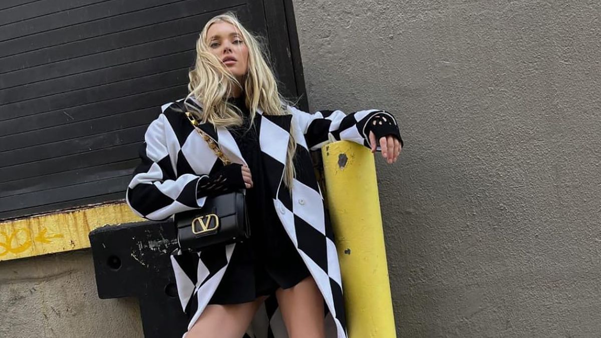 Пальто з принтом у ромби та гумові чоботи: Ельза Госк показала стильний образ - Fashion Пальто з принтом у ромби та гумові чоботи: Ельза Госк показала стильний образ - Fashion