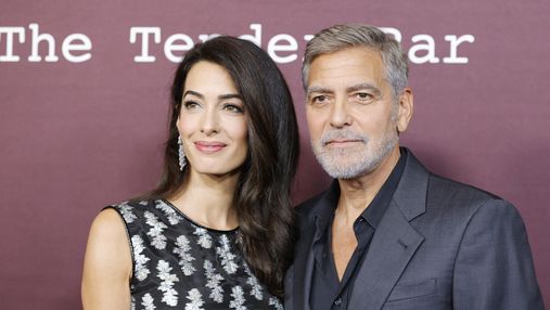 Джордж и Амаль Клуни впервые за 2 года вышли на публику: такие же влюбленные и красивые