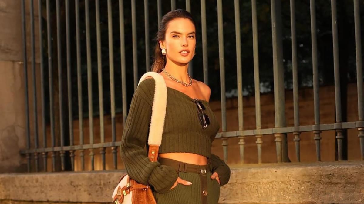 Осінь – золотий час для трикотажу: Алессандра Амбросіо зачаровує мережу оливковим образом - Fashion