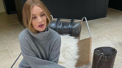 Серый свитер – модный элемент осеннего гардероба: стильный образ Рози Хантингтон-Уайтли