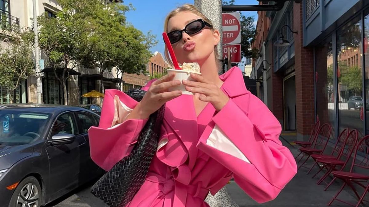Найкрасивіша знахідка осені – рожевий тренч, як у Ельзи Госк: стильний образ - Fashion