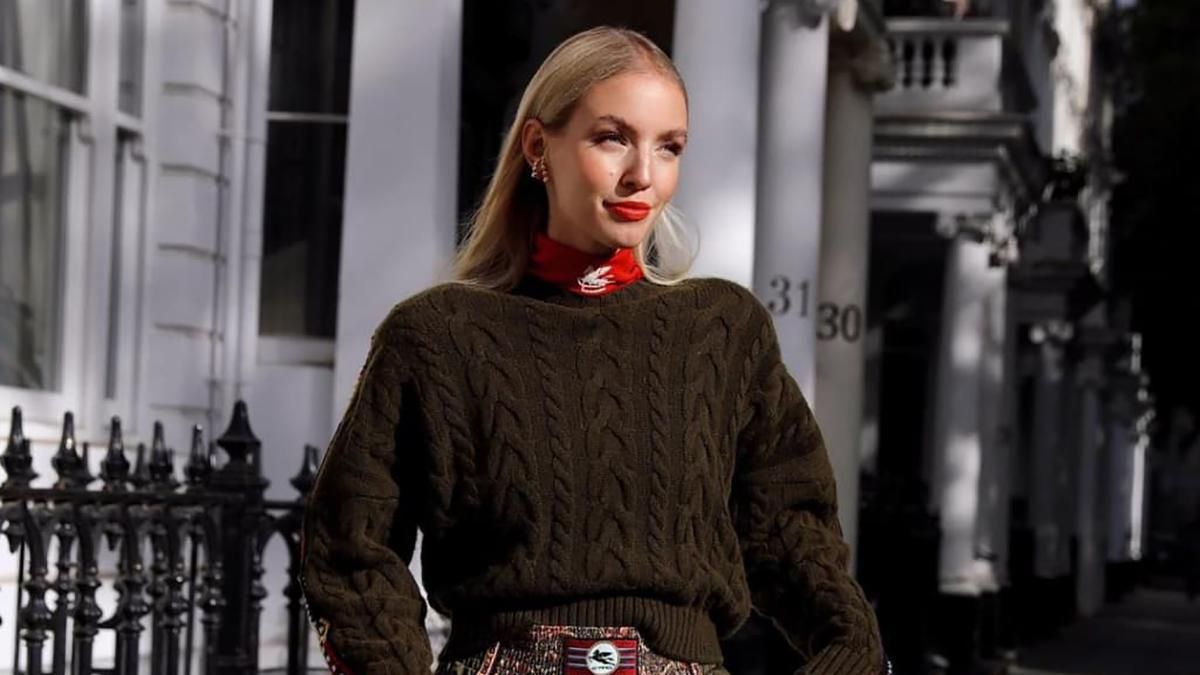 Леони Ханне надела самые модные сапоги осени: стильный выход немецкого инфлюенсера