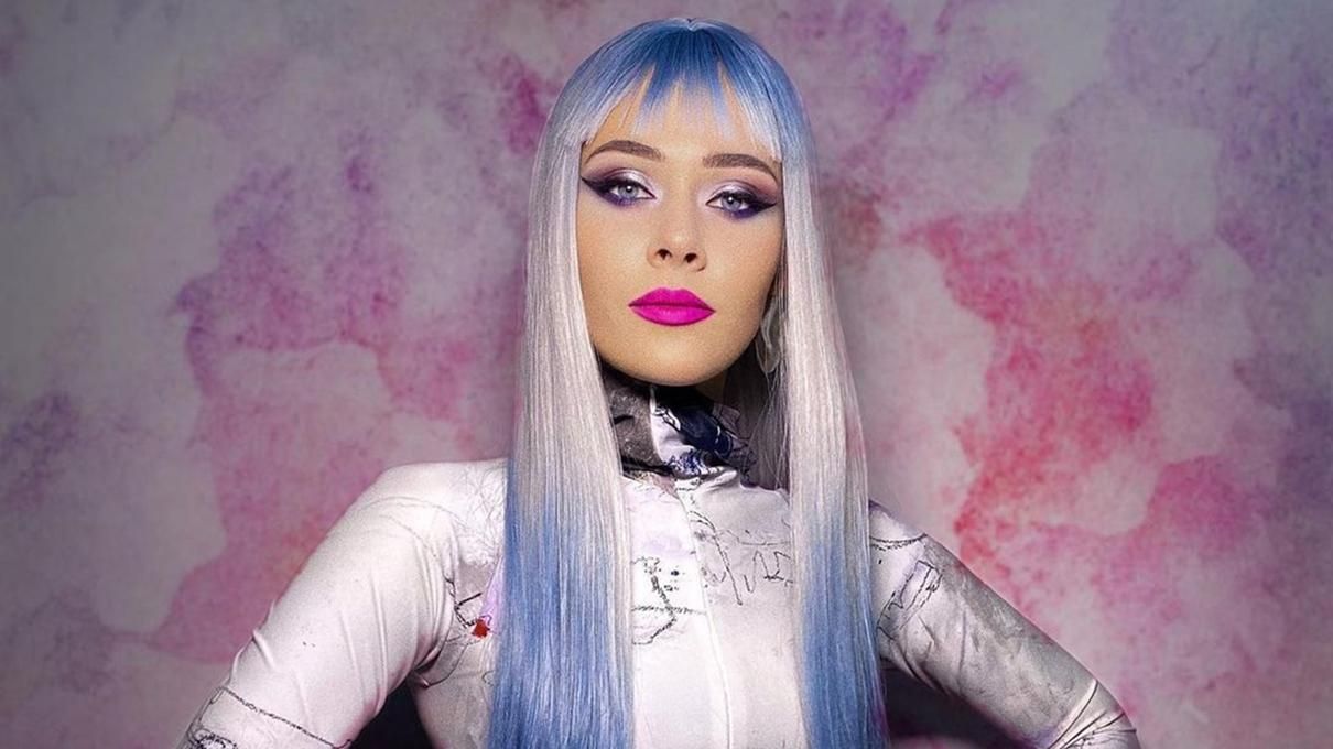 Рожеве волосся і зебровий костюм: Юлія Саніна показала 28 надзвичайних образів з концертів - Fashion Рожеве волосся і зебровий костюм: Юлія Саніна показала 28 надзвичайних образів з концертів - Fashion