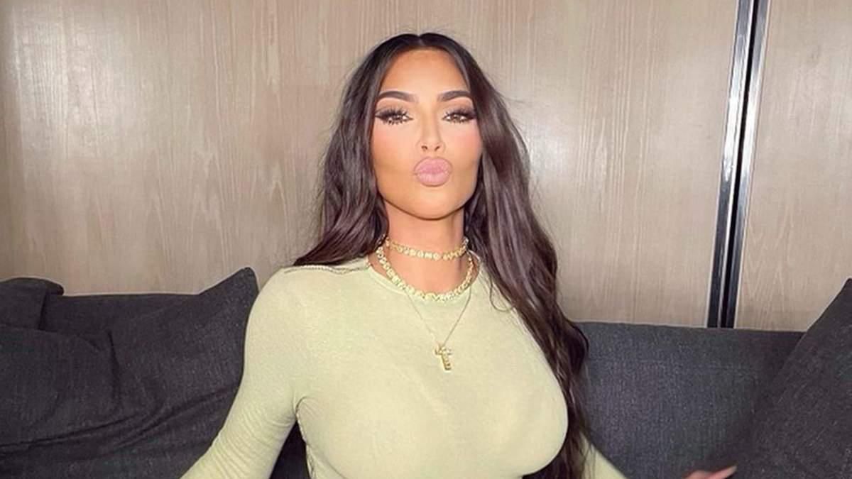 Кім Кардашян святкує день народження: найкращі обкладинки зірки для глянцю Vogue - Fashion Кім Кардашян святкує день народження: найкращі обкладинки зірки для глянцю Vogue - Fashion