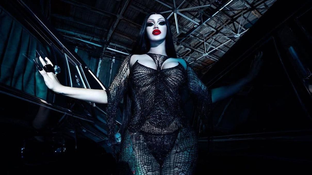 Дизайнер из Украины Наталья Феднер создала для Cardi B образ Мортиши Аддамс: роскошные фото Дизайнер из Украины Наталья Феднер создала для Cardi B образ Мортиши Аддамс: роскошные фото