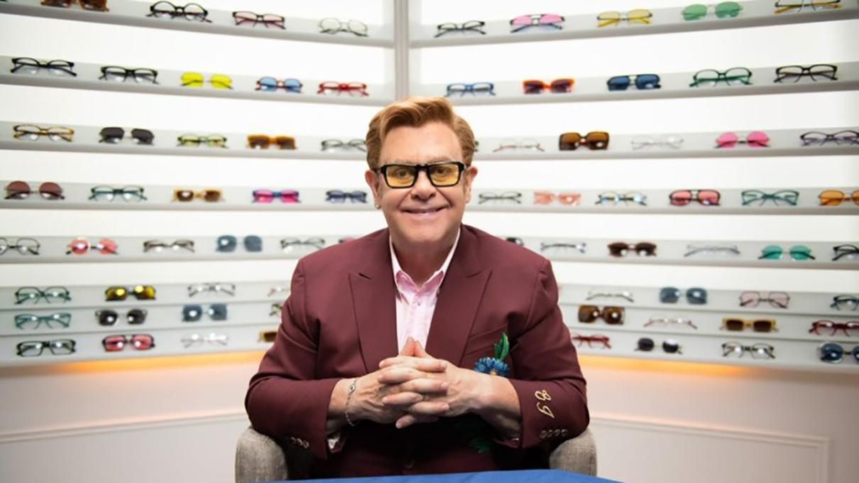 Элтон Джон выпустил свою первую коллекцию очков: особые аксессуары от британского музыканта Элтон Джон выпустил свою первую коллекцию очков: особые аксессуары от британского музыканта