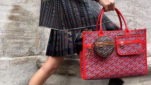 Об'єкт обожнювання інстаграм-модниць – сумка La Greca Signature від Versace: ефектні аутфіти