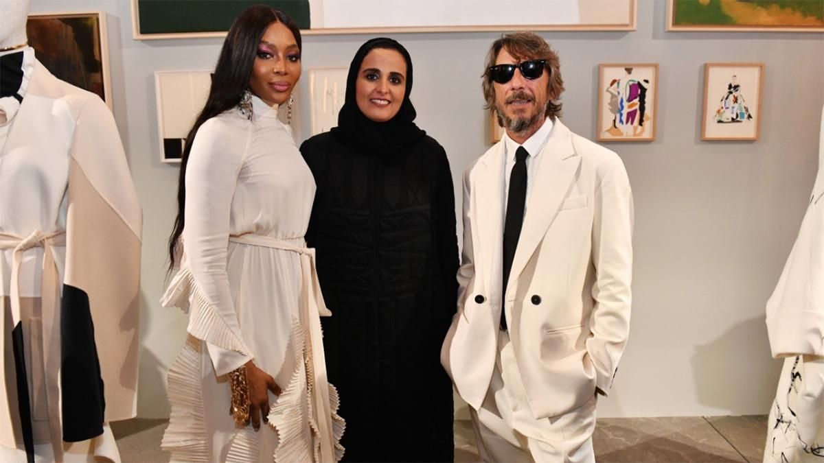 Valentino створив капсульну колекцію абай для мусульманок: за ними вже вишикувалась черга - 6 ноября 2021 - Fashion Valentino створив капсульну колекцію абай для мусульманок: за ними вже вишикувалась черга - 6 ноября 2021 - Fashion