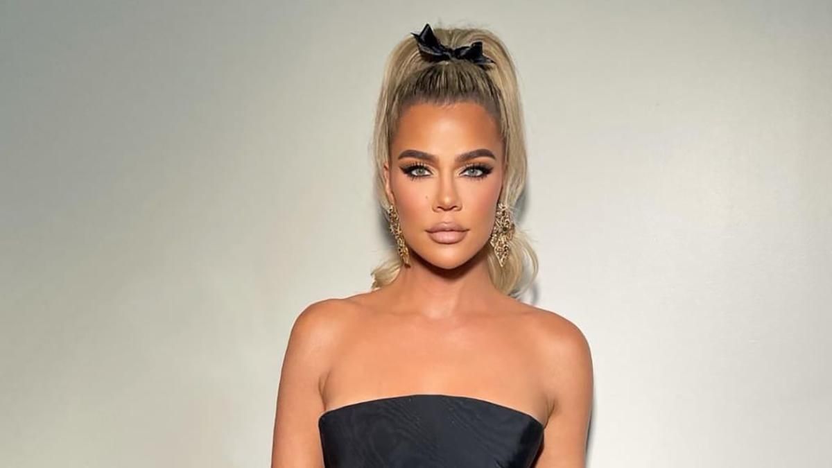 Хлои Кардашьян поразила фанатов роскошным Barbie-образом в платье от Oscar de la Renta: фото Хлои Кардашьян поразила фанатов роскошным Barbie-образом в платье от Oscar de la Renta: фото