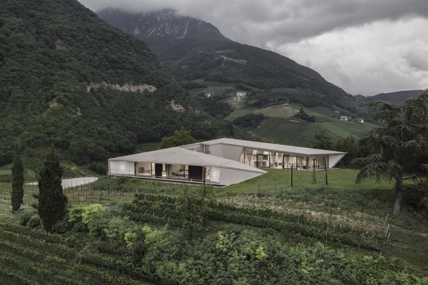 Казка посеред італійських Альп: дивовжиний дім, який закохає краєвидами - Дизайн 24
