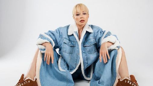 Тіна Кароль одягнула джинси і куртку від українського бренду Ksenia Schnaider: ефектна фотосесія