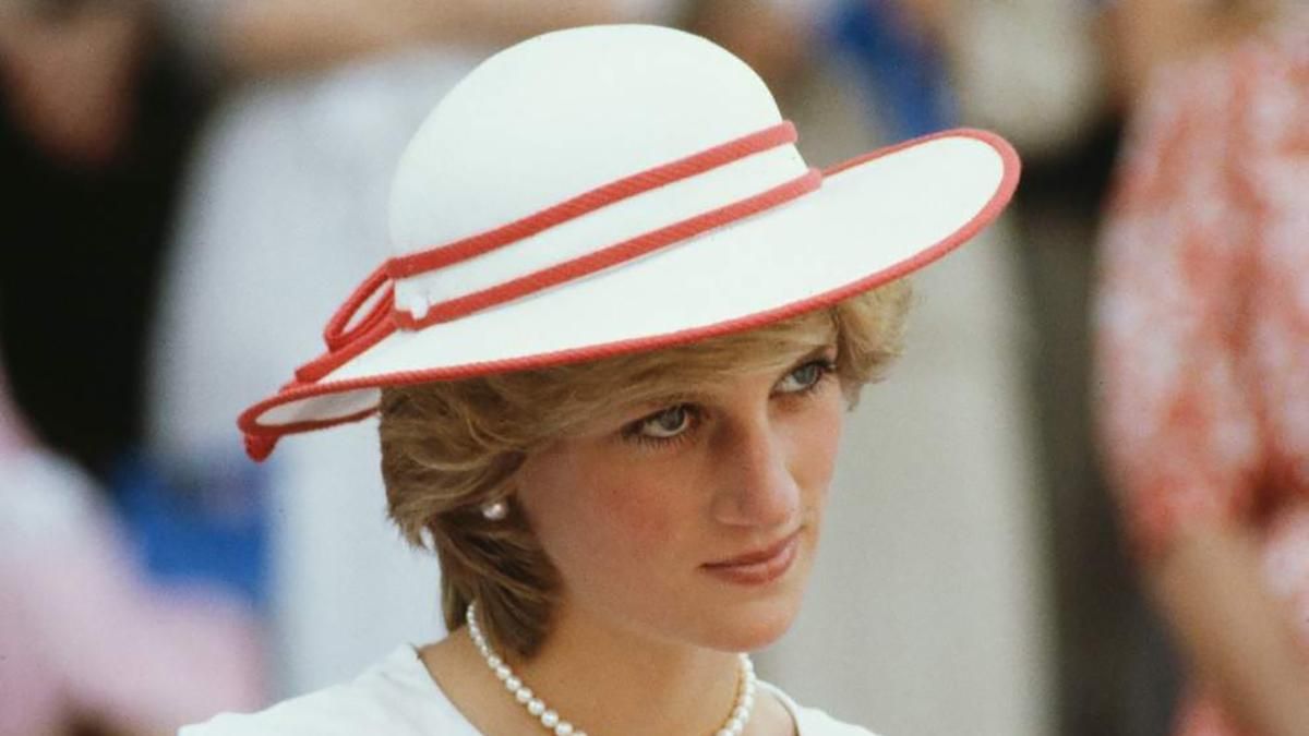 Спорт-шок, жакети і комірці: 6 трендів, які започаткувала принцеса Діана - Fashion Спорт-шок, жакети і комірці: 6 трендів, які започаткувала принцеса Діана - Fashion