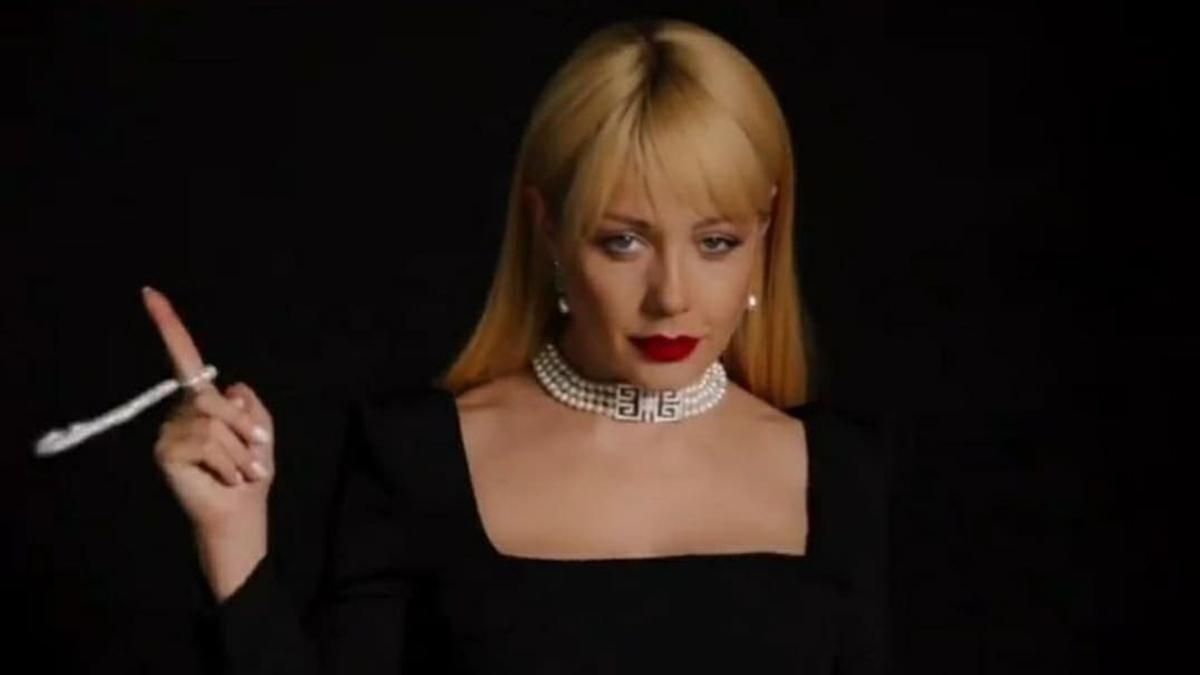 В элегантном платье с черным котом: Тина Кароль очаровала сеть эффектным роликом В элегантном платье с черным котом: Тина Кароль очаровала сеть эффектным роликом