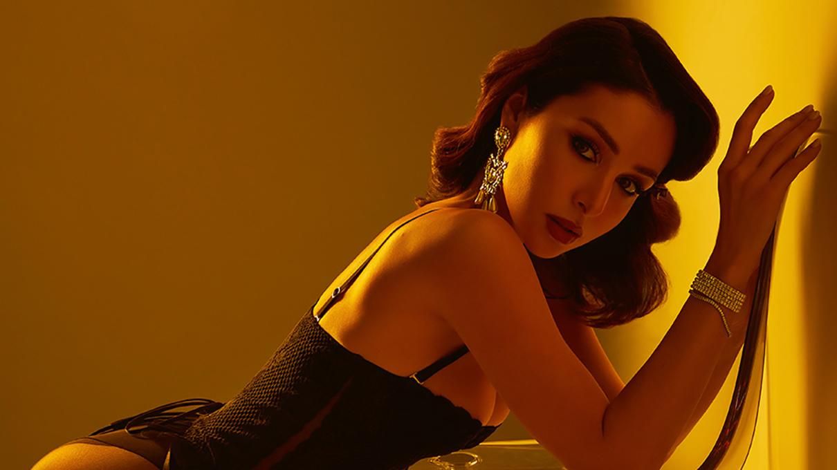 Злата Огнєвіч розбурхала мережу фотосесією у стилі кабаре: розкішні світлини - Fashion Злата Огнєвіч розбурхала мережу фотосесією у стилі кабаре: розкішні світлини - Fashion