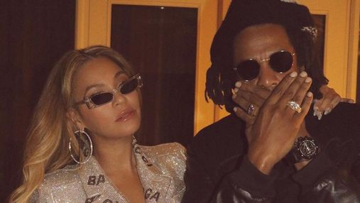 Бейонсе в блискучому жакеті Gucci, а Jay Z в total black: ефектний вихід подружжя