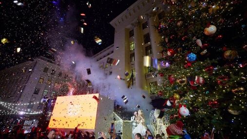 Дзидзьо, Полякова и фейерверки: возле Офиса Президента открыли новогоднюю площадку