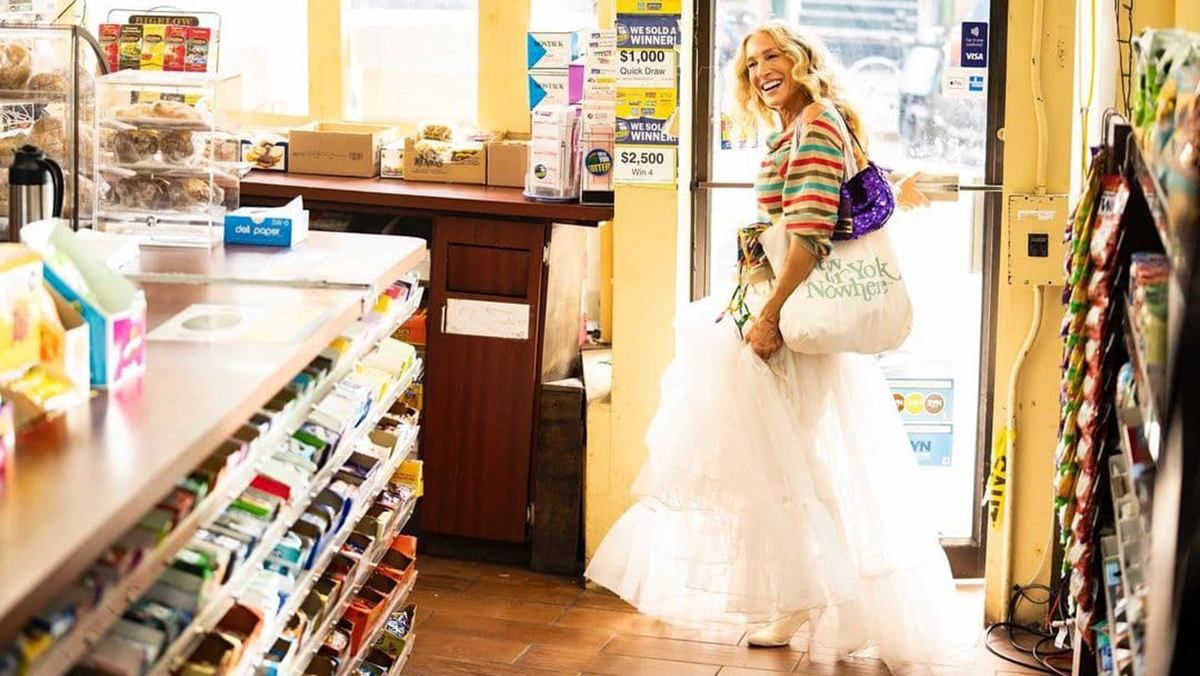 Fendi перевыпустили винтажную сумку Кэрри Брэдшоу из сериала "Секс в большом городе" Fendi перевыпустили винтажную сумку Кэрри Брэдшоу из сериала "Секс в большом городе"