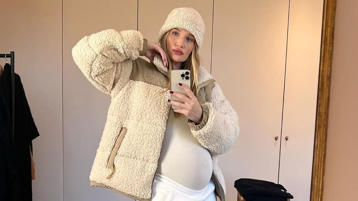 Рози Хантингтон-Уайтли показала волшебные зимние образы, которые может повторить каждая модница Рози Хантингтон-Уайтли показала волшебные зимние образы, которые может повторить каждая модница