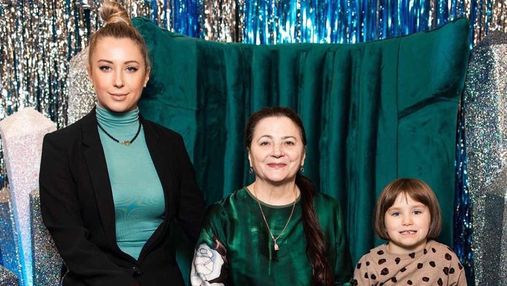 Тоня Матвиенко сводила маму и дочь на шоу Поляковой: редкий семейный выход