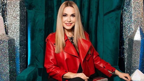Ольга Сумская показала, как с дочкой украсила елку к праздникам: потешные видео