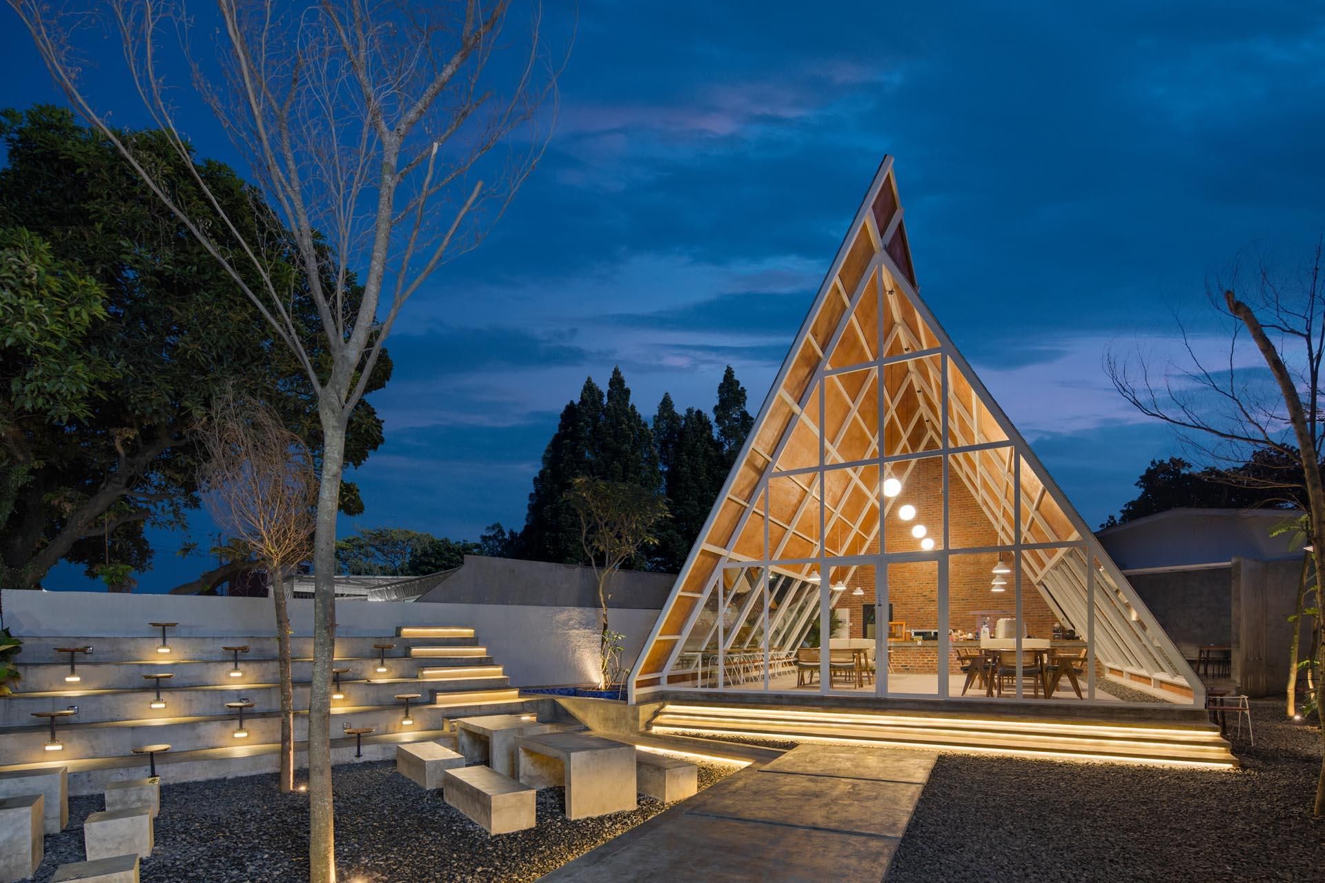 Удивляет и восхищает: как выглядит сооружение в форме треугольника - Дизайн 24