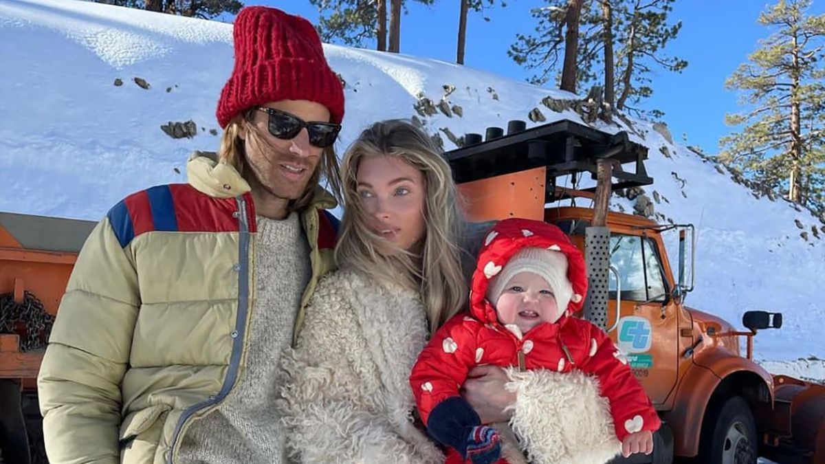 "Ангел" Victoria Secret Ельза Госк показала рідкісні фото своєї сім’ї: стильний зимовий образ - Fashion