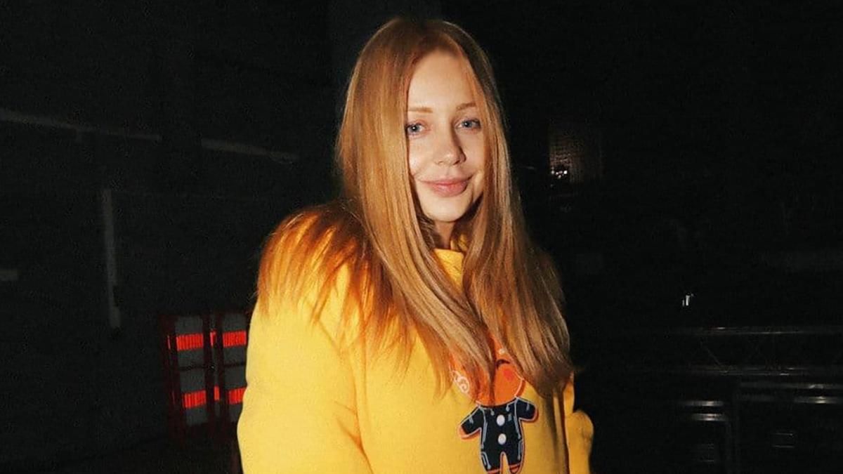 Скандальна Пряня: співачка Тіна Кароль випустила колекцію різдвяних худі з імбирним печивом - Fashion Скандальна Пряня: співачка Тіна Кароль випустила колекцію різдвяних худі з імбирним печивом - Fashion