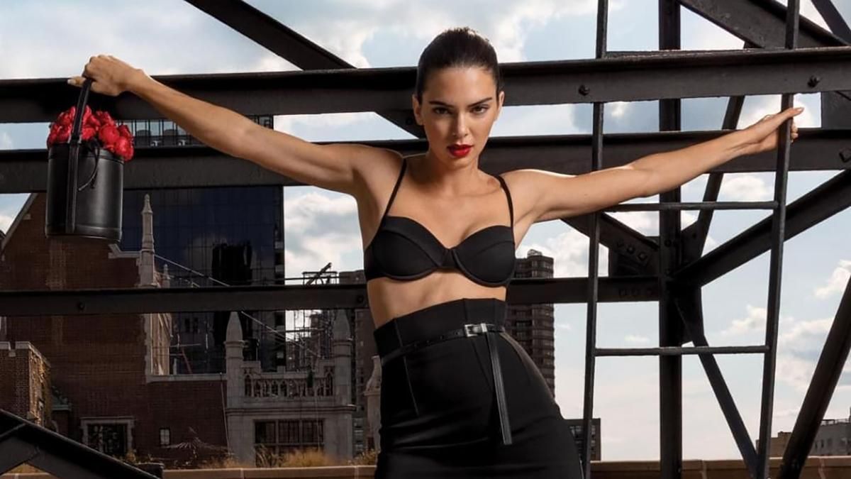 Кендалл Дженнер стала обличчям весняної колекції Michael Kors: розкішні фото на даху хмарочоса - Fashion Кендалл Дженнер стала обличчям весняної колекції Michael Kors: розкішні фото на даху хмарочоса - Fashion