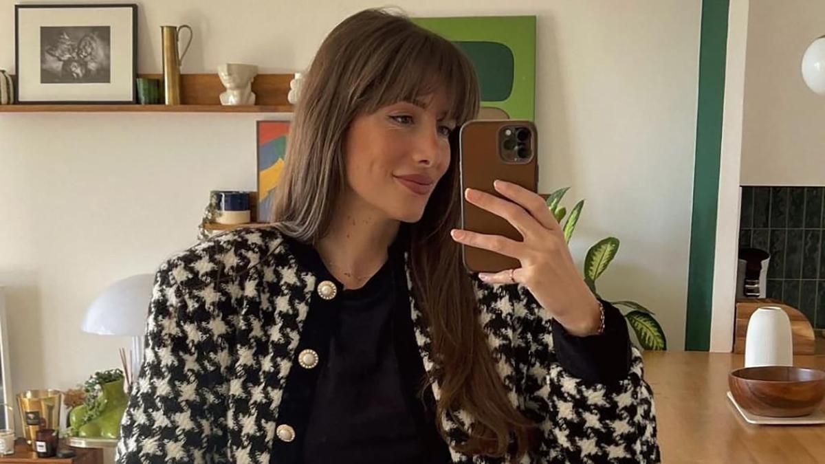 Костюм в "гусиную лапку" – будущий тренд весны: изысканный образ демонстрирует Жюли Феррери Костюм в "гусиную лапку" – будущий тренд весны: изысканный образ демонстрирует Жюли Феррери