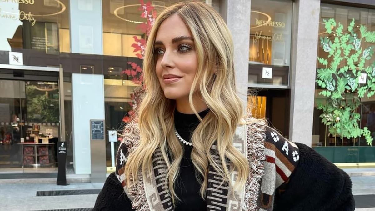 В кардигане с ламами и сапогах из крокодиловой кожи: Кьяра Ферраньи очаровала эффектным выходом В кардигане с ламами и сапогах из крокодиловой кожи: Кьяра Ферраньи очаровала эффектным выходом