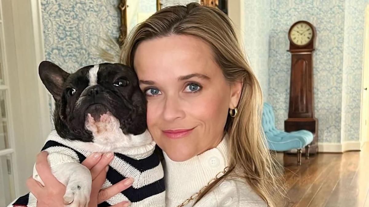 Різ Візерспун одягнулася з собакою в одинакові светри: миловидне фото - Fashion
