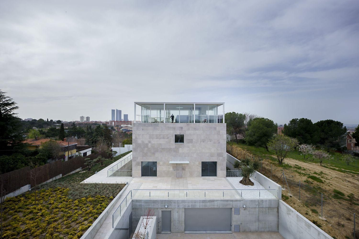Испанский минимализм: как выглядит изысканный дом с фантастическим видом на Мадрид - Дизайн 24