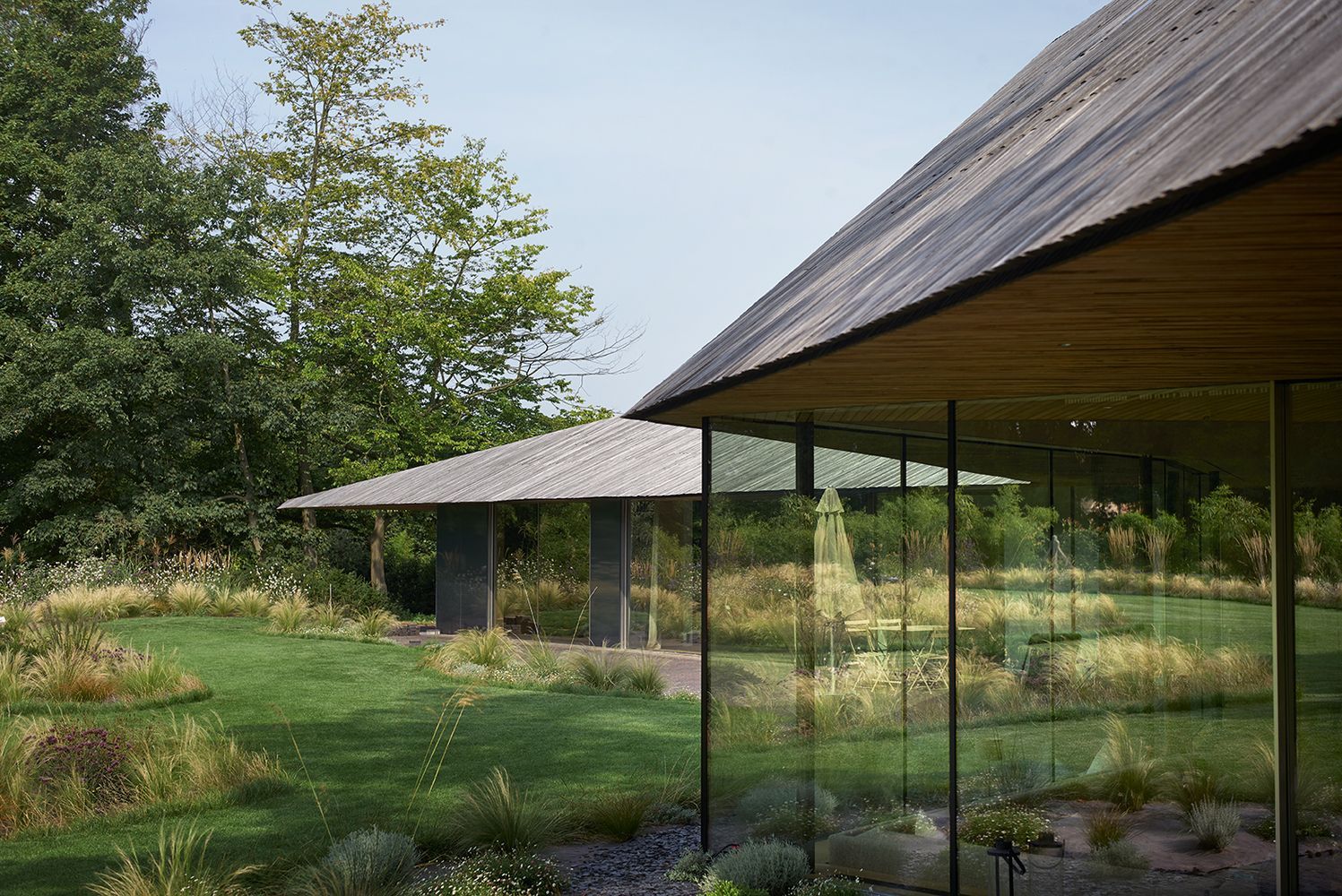 "Воздушная" изысканность: яркая вилла из солнечной Франции, очаровывающая с первого взгляда - Дизайн 24 "Воздушная" изысканность: яркая вилла из солнечной Франции, очаровывающая с первого взгляда - Дизайн 24