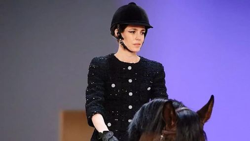 Онука Грейс Келлі відкрила показ Chanel верхом на коні: фото з фантастичного показу