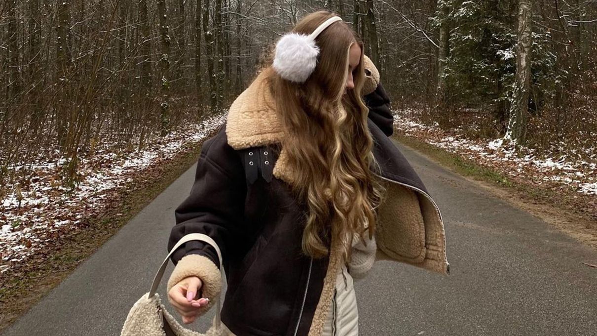 Инфлюэнсеры выбирают в этом сезоне интересные вещи из овчины Инфлюэнсеры выбирают в этом сезоне интересные вещи из овчины