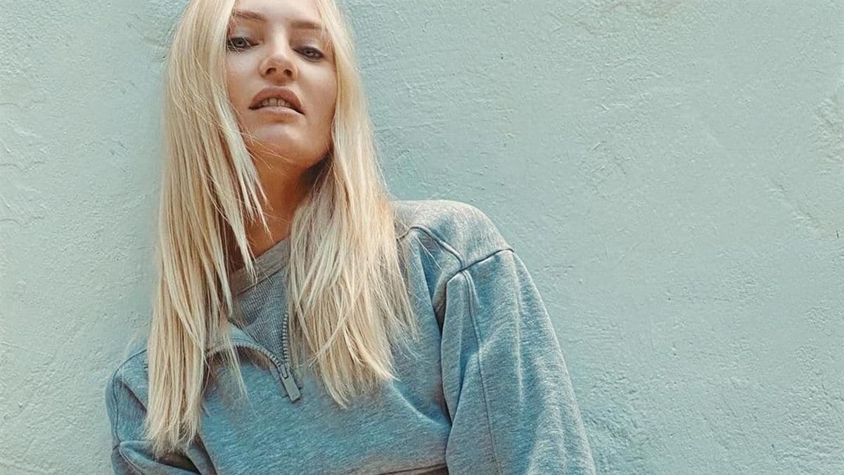 Кэндис Свейнпол демонстрирует идеальный спортивный костюм на весенний период Кэндис Свейнпол демонстрирует идеальный спортивный костюм на весенний период