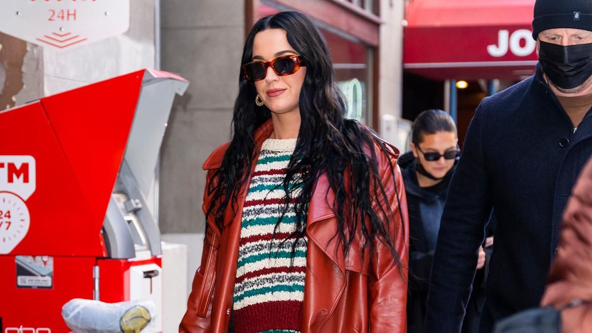 Кеті Перрі підкорює мережу в шкіряному тренчі від грузинського бренду: модний образ - Fashion Кеті Перрі підкорює мережу в шкіряному тренчі від грузинського бренду: модний образ - Fashion