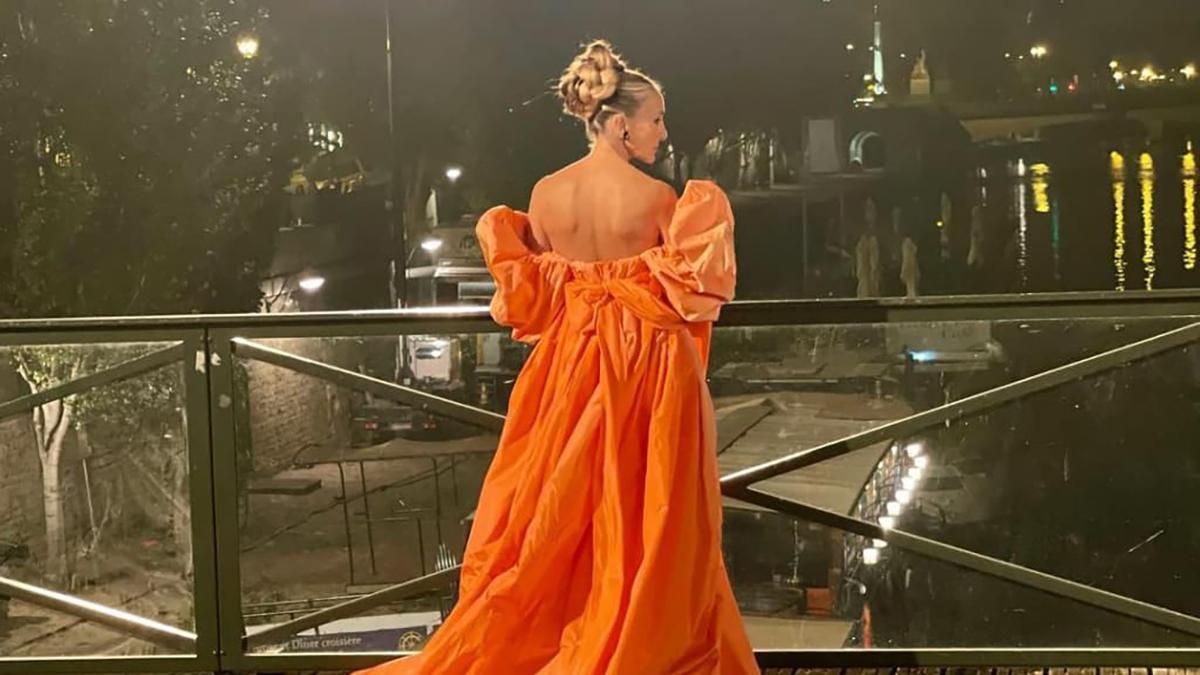 Сара Джессіка Паркер одягнула розкішну сукню Valentino Couture на фінальну серію "І просто так" - Fashion