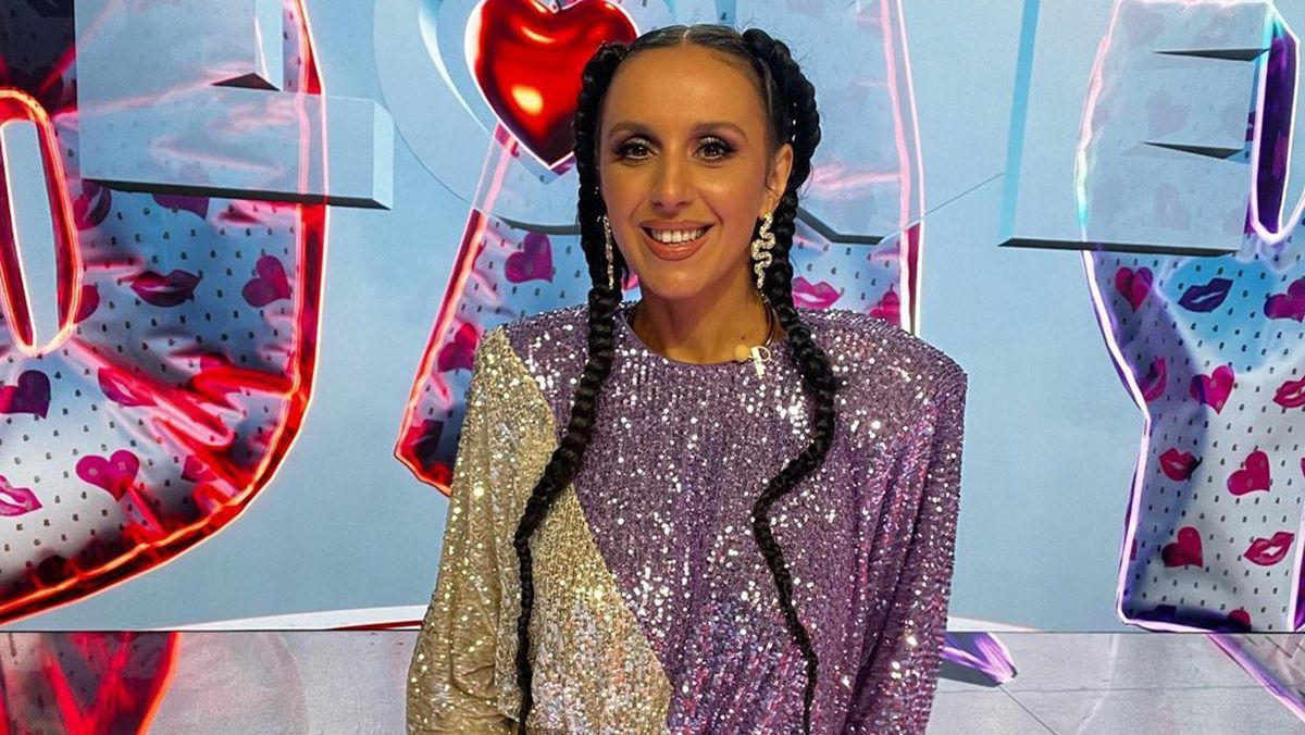 Джамала зачарувала ніжним образом у блискучій сукні з паєтками: яскраві фото - Fashion Джамала зачарувала ніжним образом у блискучій сукні з паєтками: яскраві фото - Fashion