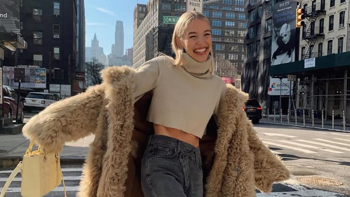 Взрывное комбо: Леони Ганне прогулялась по Нью-Йорку в кедах и длинной шубе – атмосферные фото Взрывное комбо: Леони Ганне прогулялась по Нью-Йорку в кедах и длинной шубе – атмосферные фото