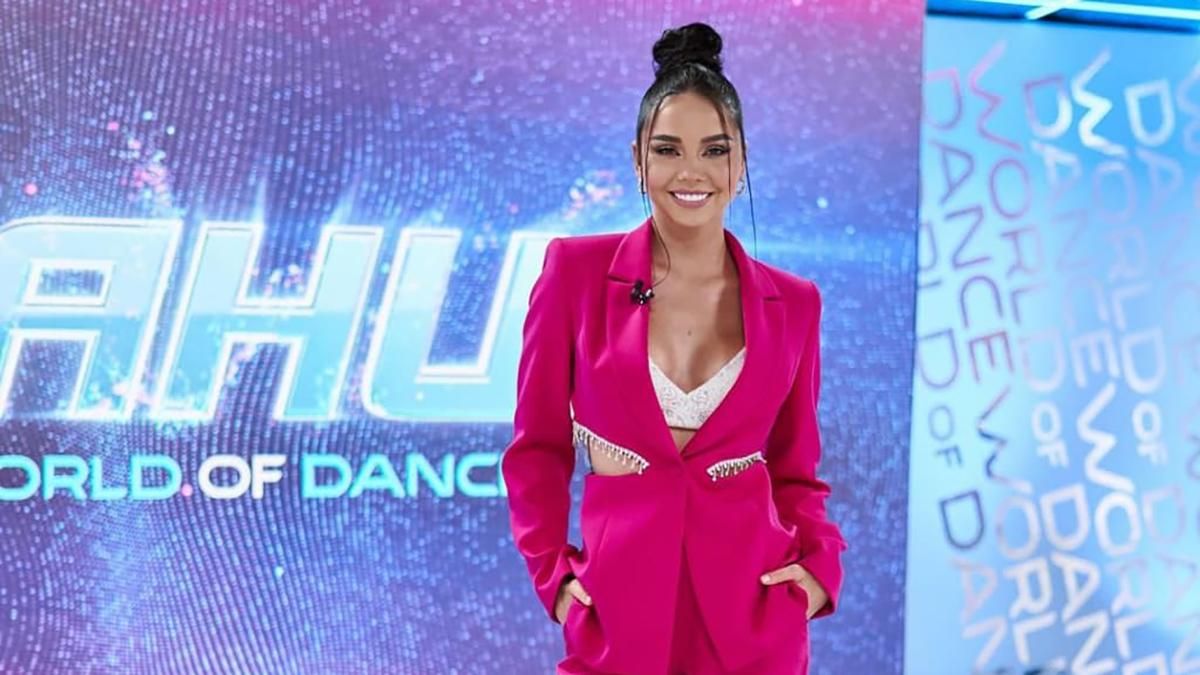 У рожевому костюмі з вирізами: дружина Євгена Кота приміряла розкішний образ - Fashion У рожевому костюмі з вирізами: дружина Євгена Кота приміряла розкішний образ - Fashion