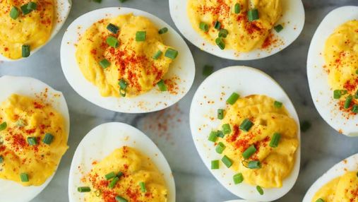 Фаршированные яйца: классический рецепт с майонезом