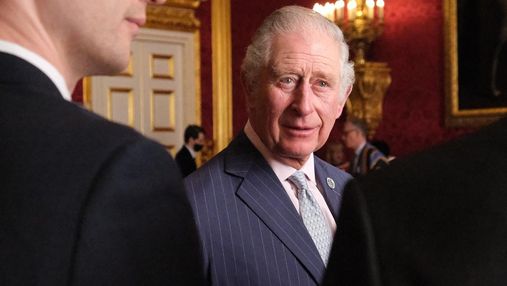 73-річний принц Чарльз одужав від коронавірусу й показався на публіці з сестрою