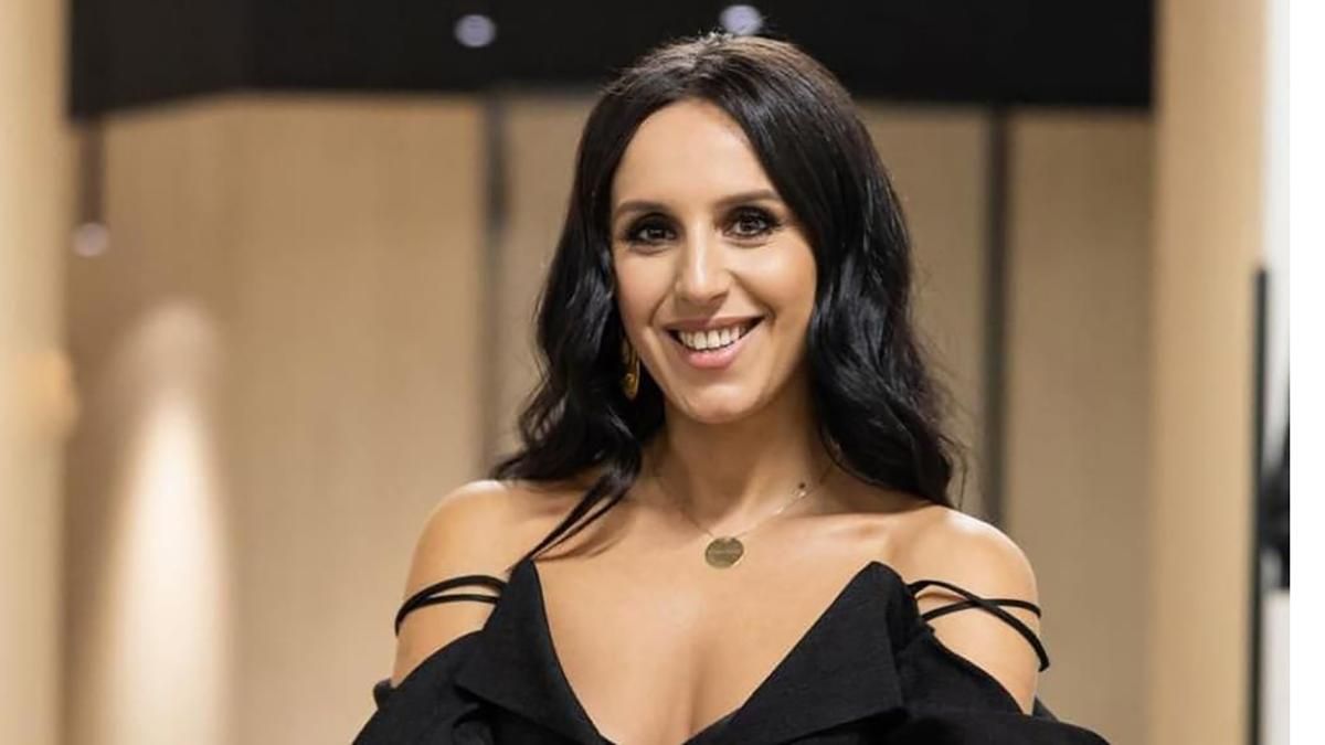 Джамала поразила светским выходом в образе от бренда ELENAREVA: стильные фото Джамала поразила светским выходом в образе от бренда ELENAREVA: стильные фото